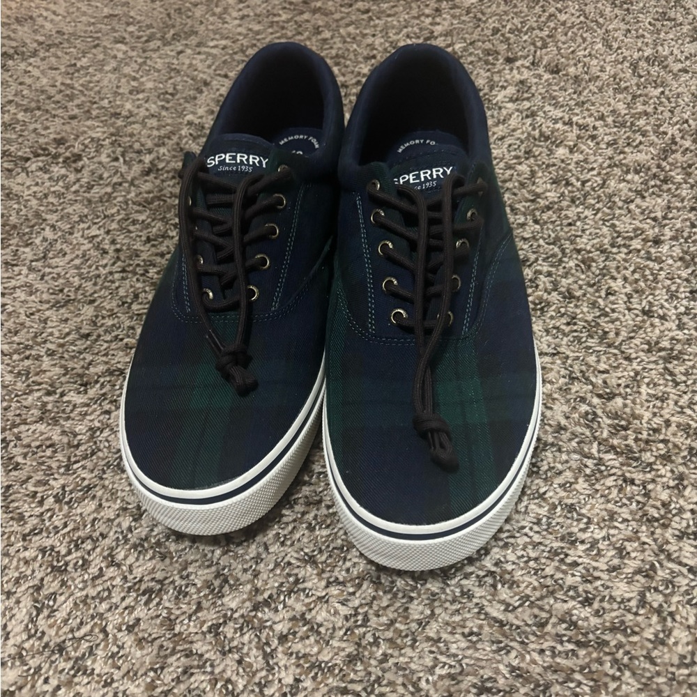NWOT Men’s Sperry Halyard